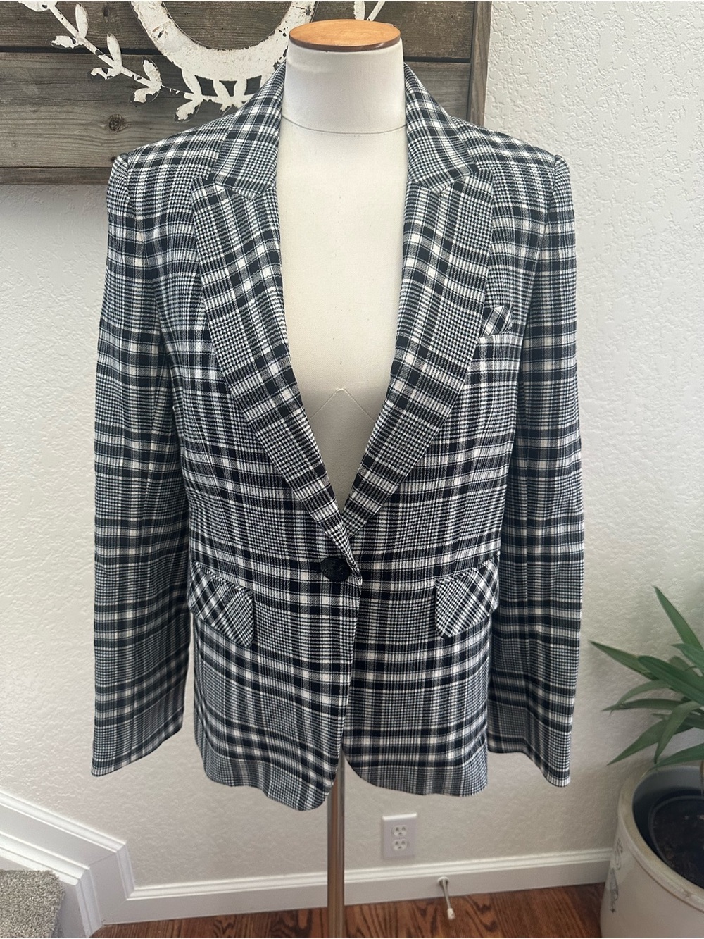 Veronica Beard Ada Dickey Women’s Black & White‎ Blue Plaid Blazer size 10 NWT